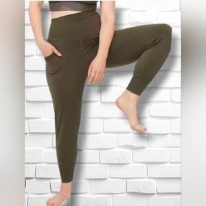 Offline by Aerie joggers dark Olive green Size xs